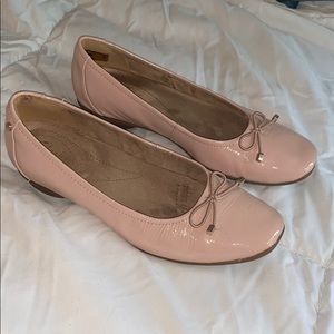 🦊 Clarks nude/pink ballet flats US 6 M (Eu 36)